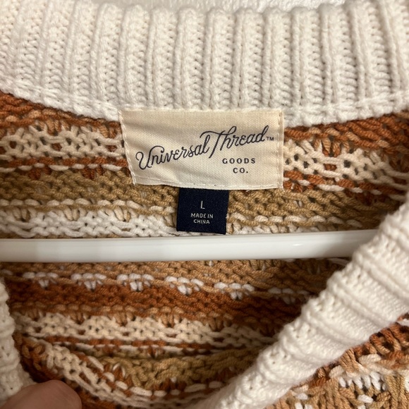 Universal Thread Top - Picture 2 of 3